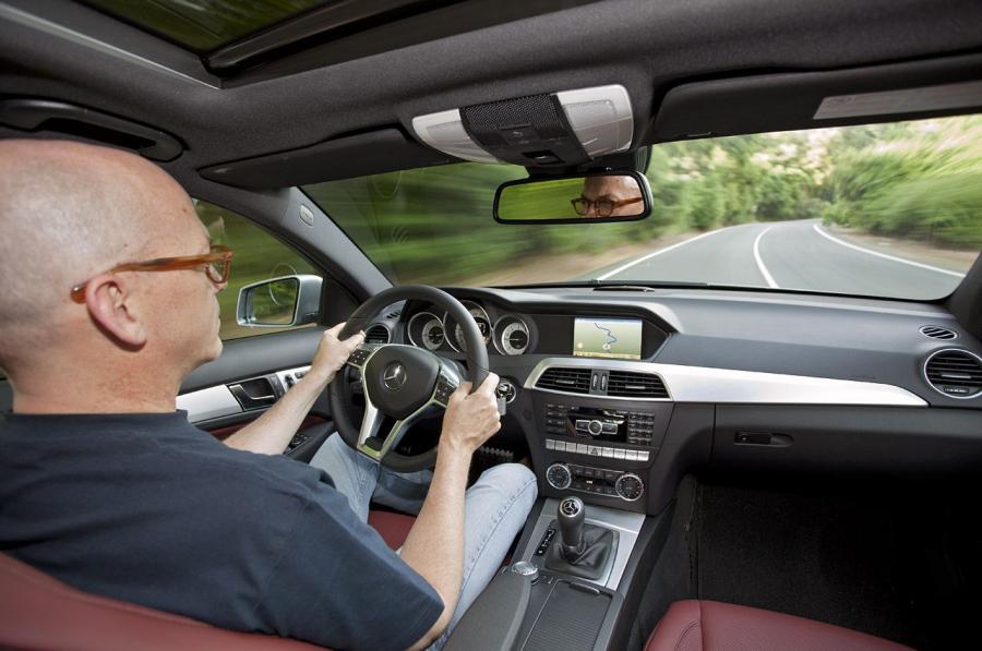  Mercedes-Benz C-Class Coupe 2012 года  (фото 34 из 99)